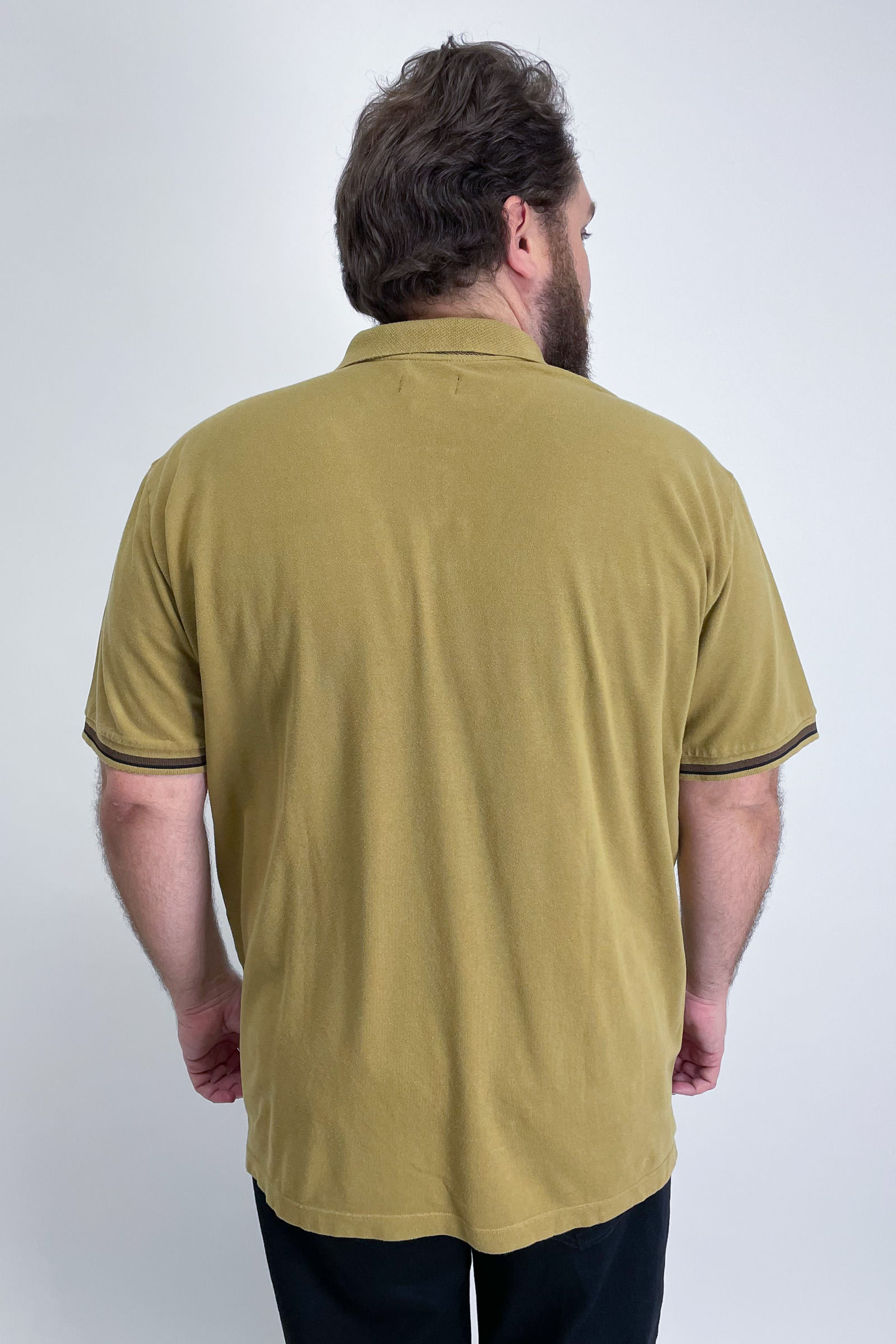 Polo-masculina-manga-curta-em-malha-piquet_0037_4