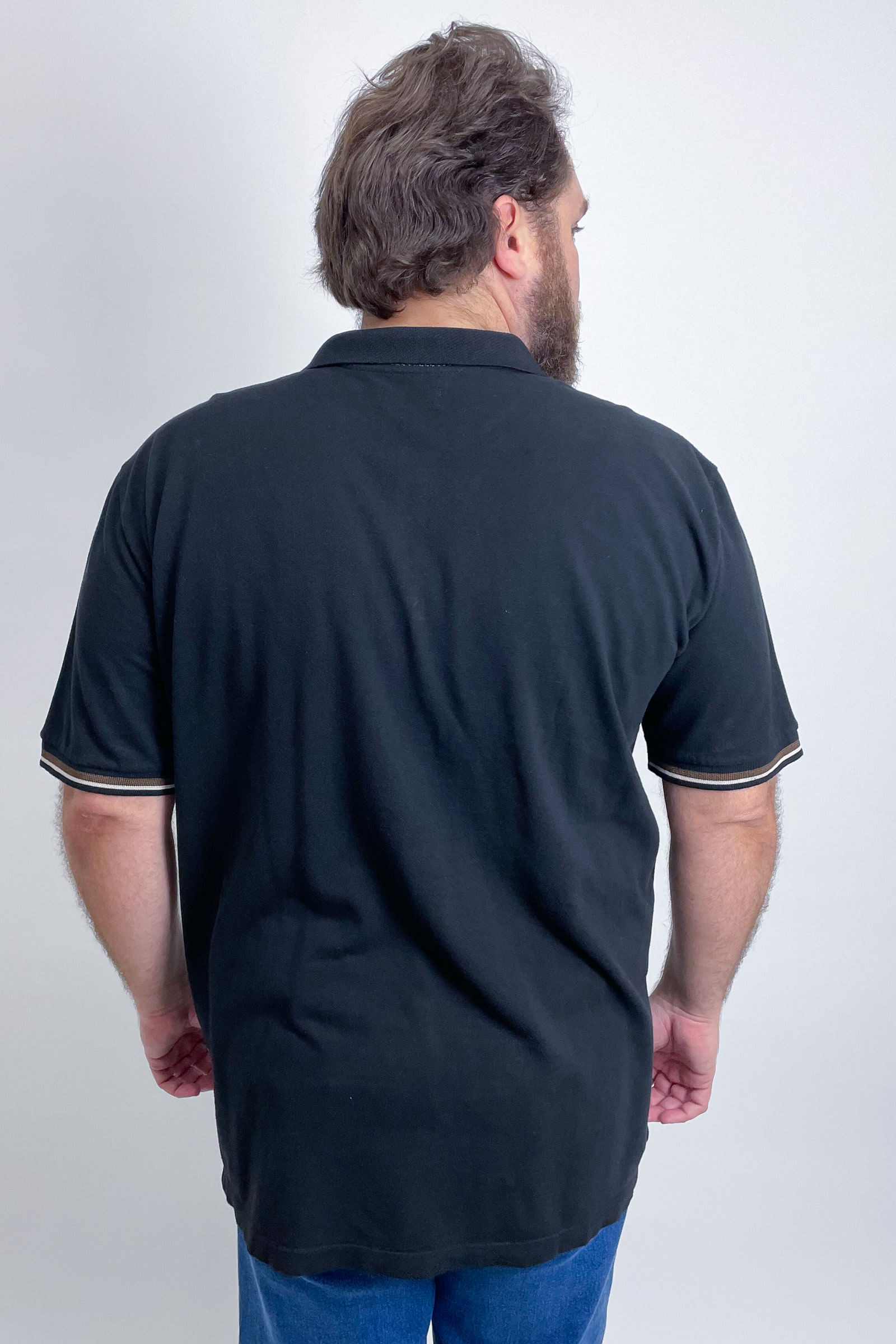 Polo-masculina-manga-curta-em-malha-piquet_0026_4