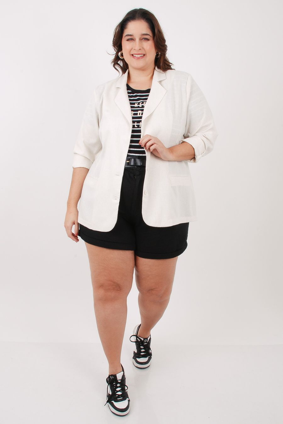 Blazer feminino em tecido com linho bege