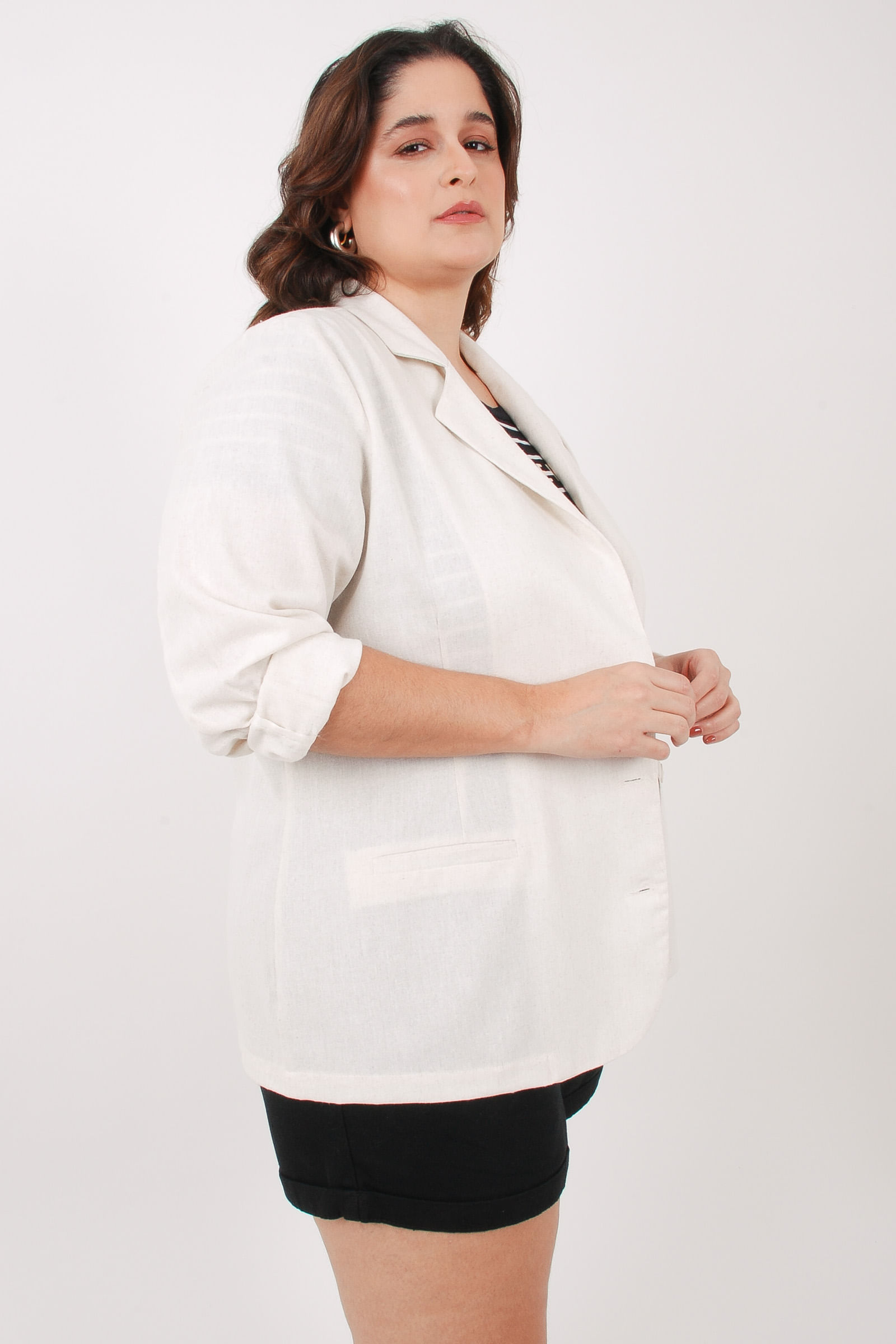 Blazer-feminino-em-tecido-com-linho_0008_3.jpg