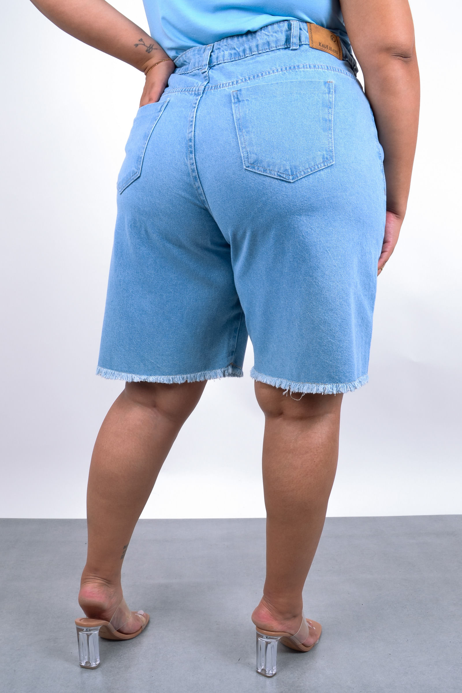 Bermuda-jeans-feminina-barra-desfiada_0102_4.jpg