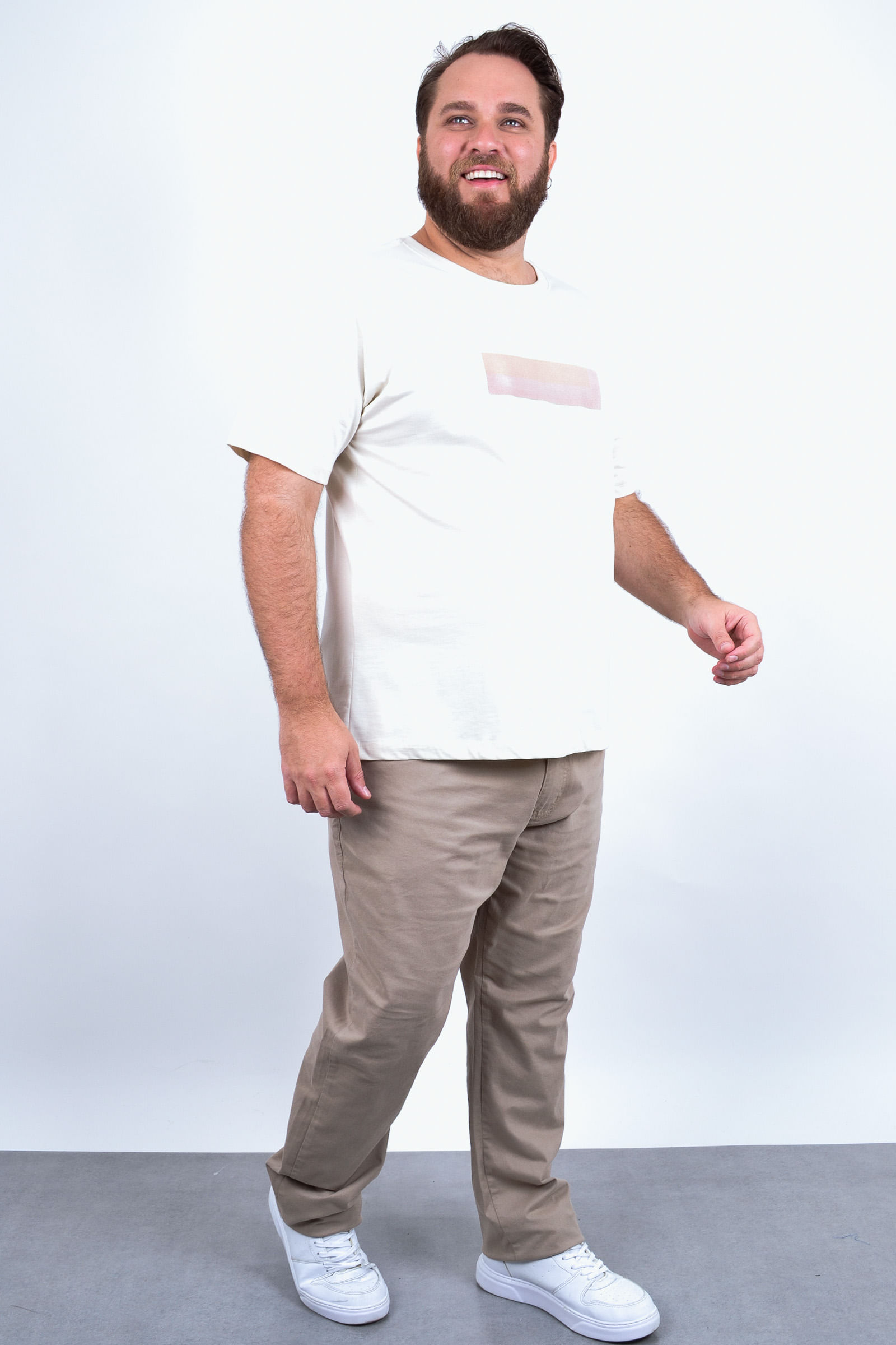 Camiseta-masculina-meia-malha-com-estampa-geometrica_0008_2.jpg