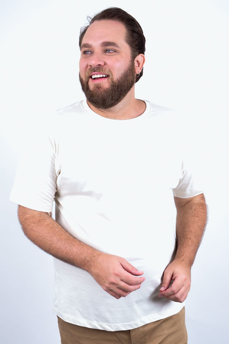 Camiseta básica masculina plus size bege