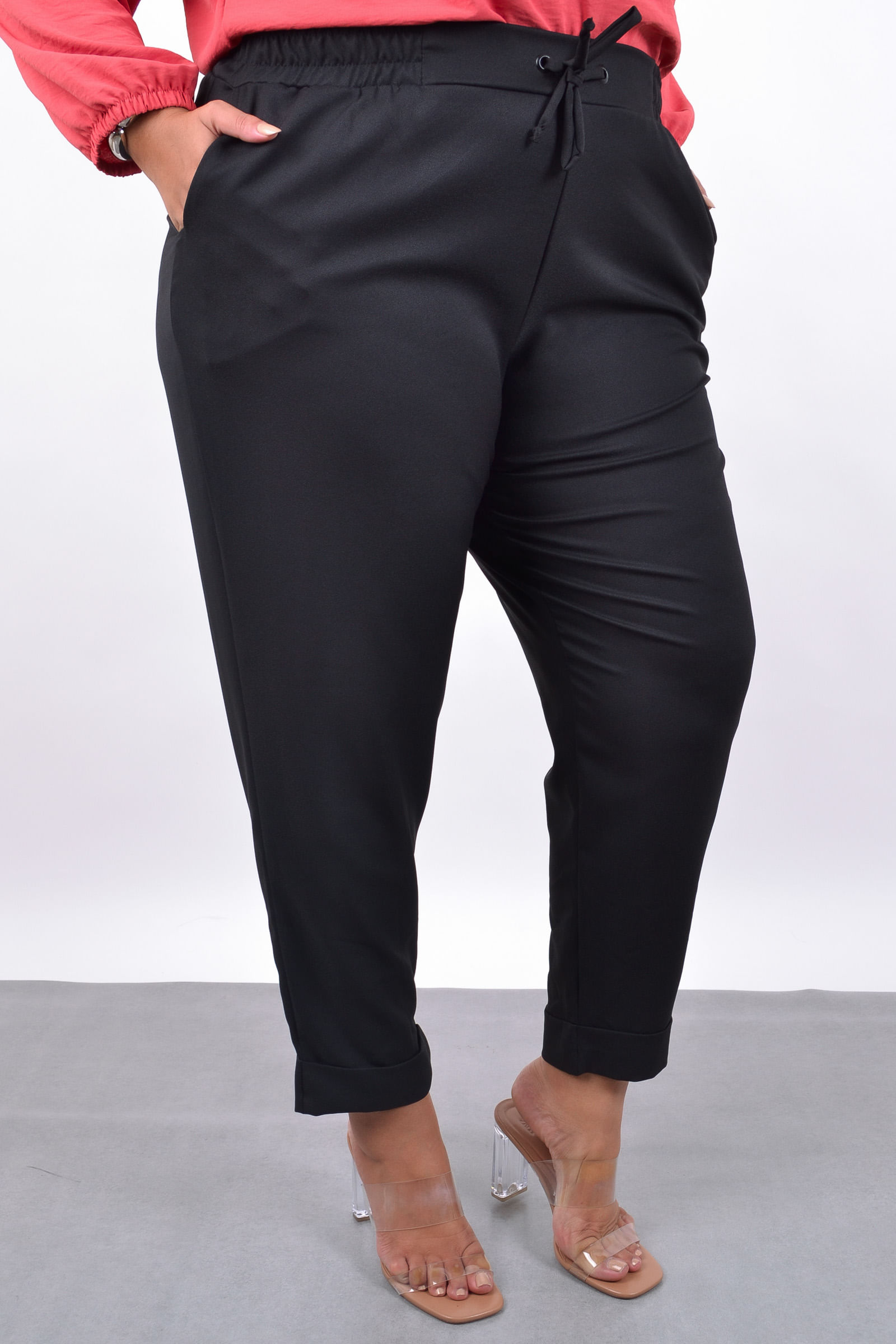 Calca-tecido-plano-com-elastano-plus-size_0026_3.jpg
