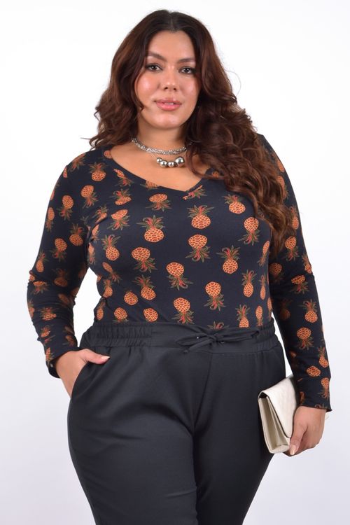 Blusa manga longa estampa abacaxi plus size preto