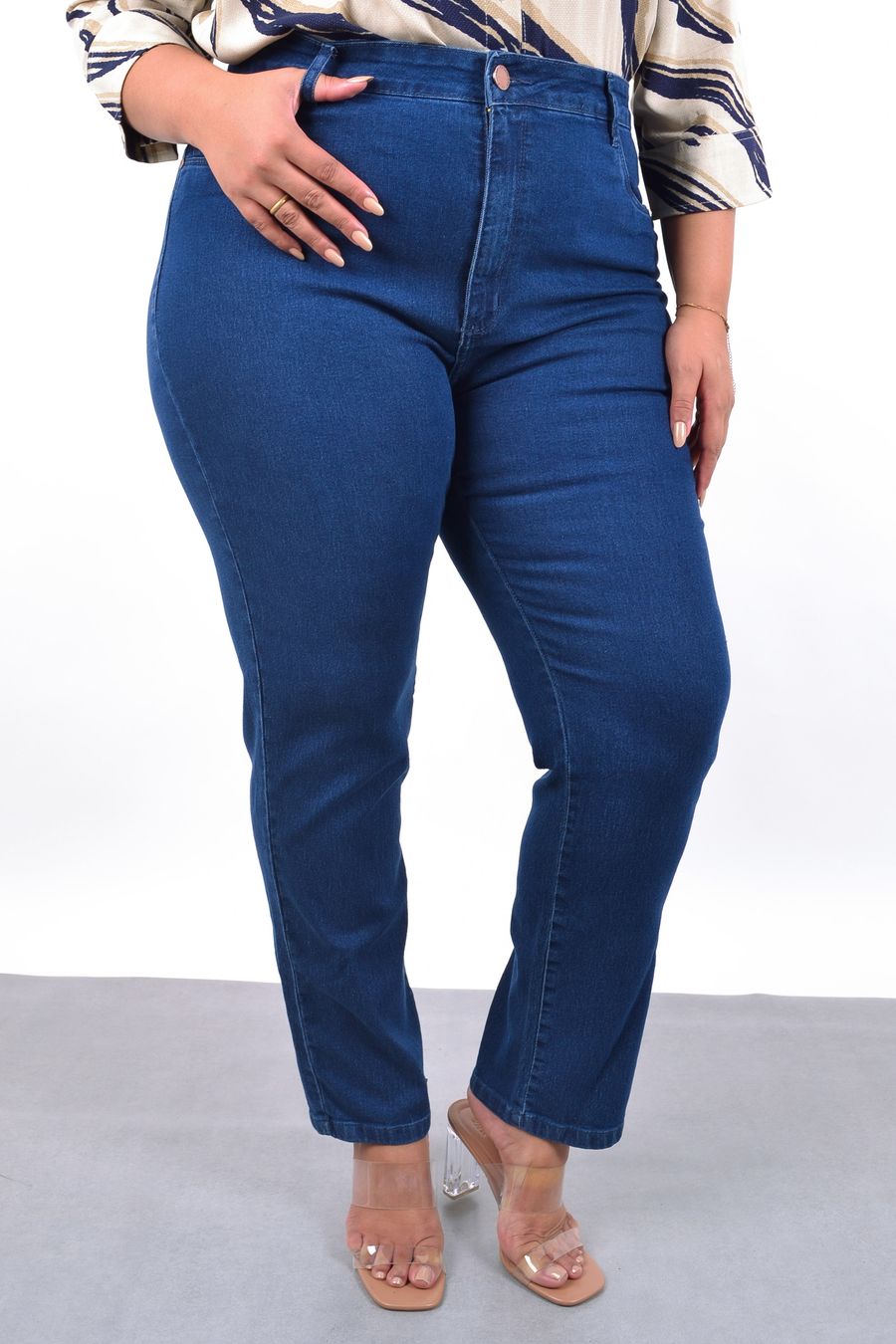 Calça reta jeans feminina plus size jeans blue