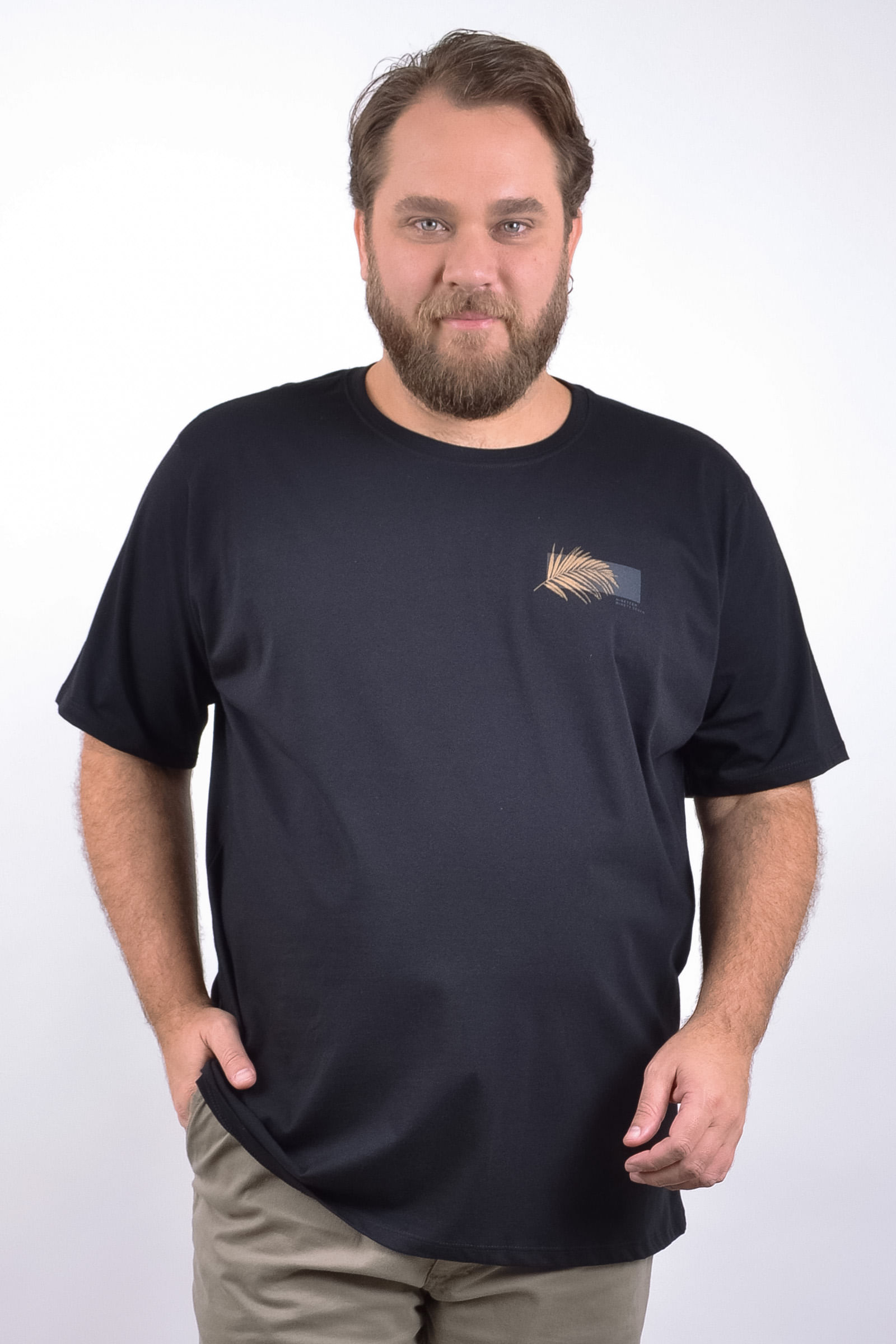 Camiseta-masculina-meia-malha-com-estampa-pequena-na-lateral_0026_1.jpg