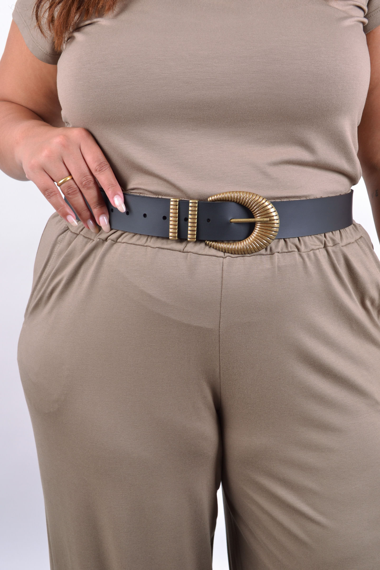 Cinto-feminino-couro-fivela-e-passante-ouro-velho_0026_4.jpg