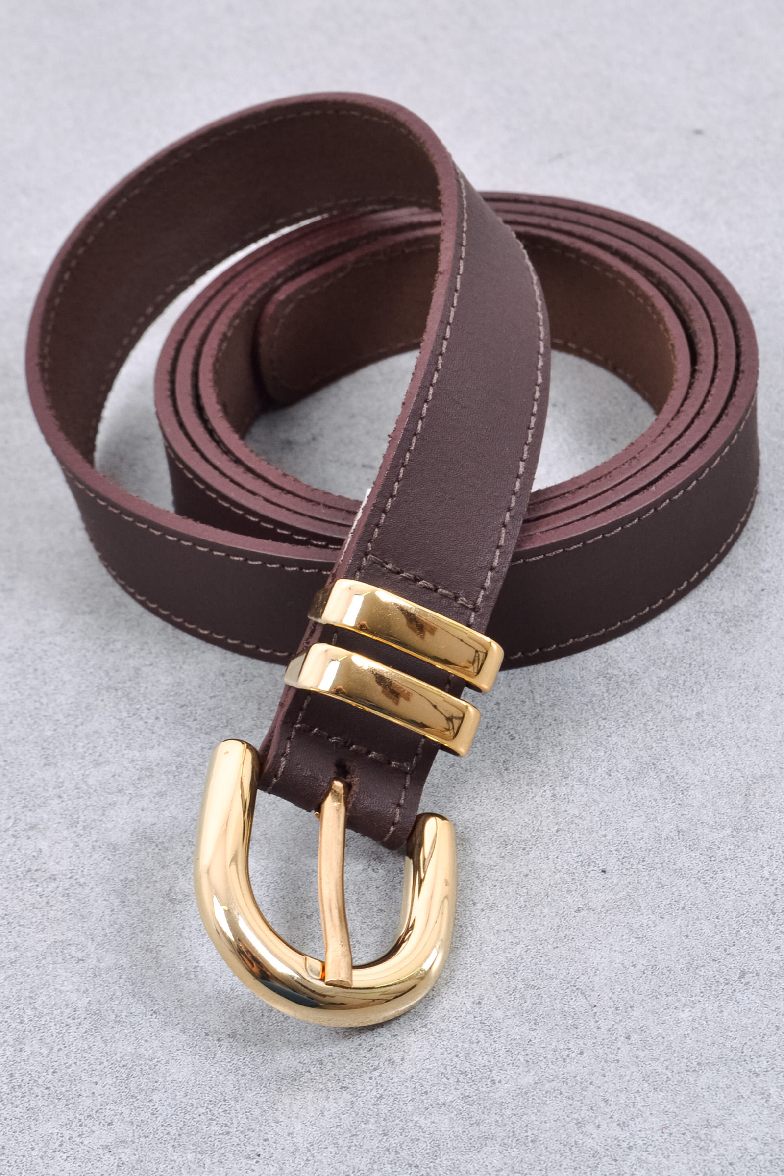 Cinto-feminino-couro-fivela-e-passante-dourados_0020_1.jpg