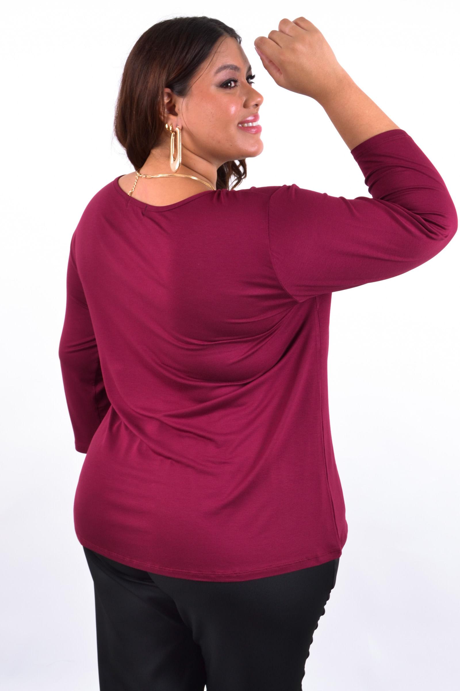 Blusa-lisa-detalhe-no-decote_0036_4.jpg