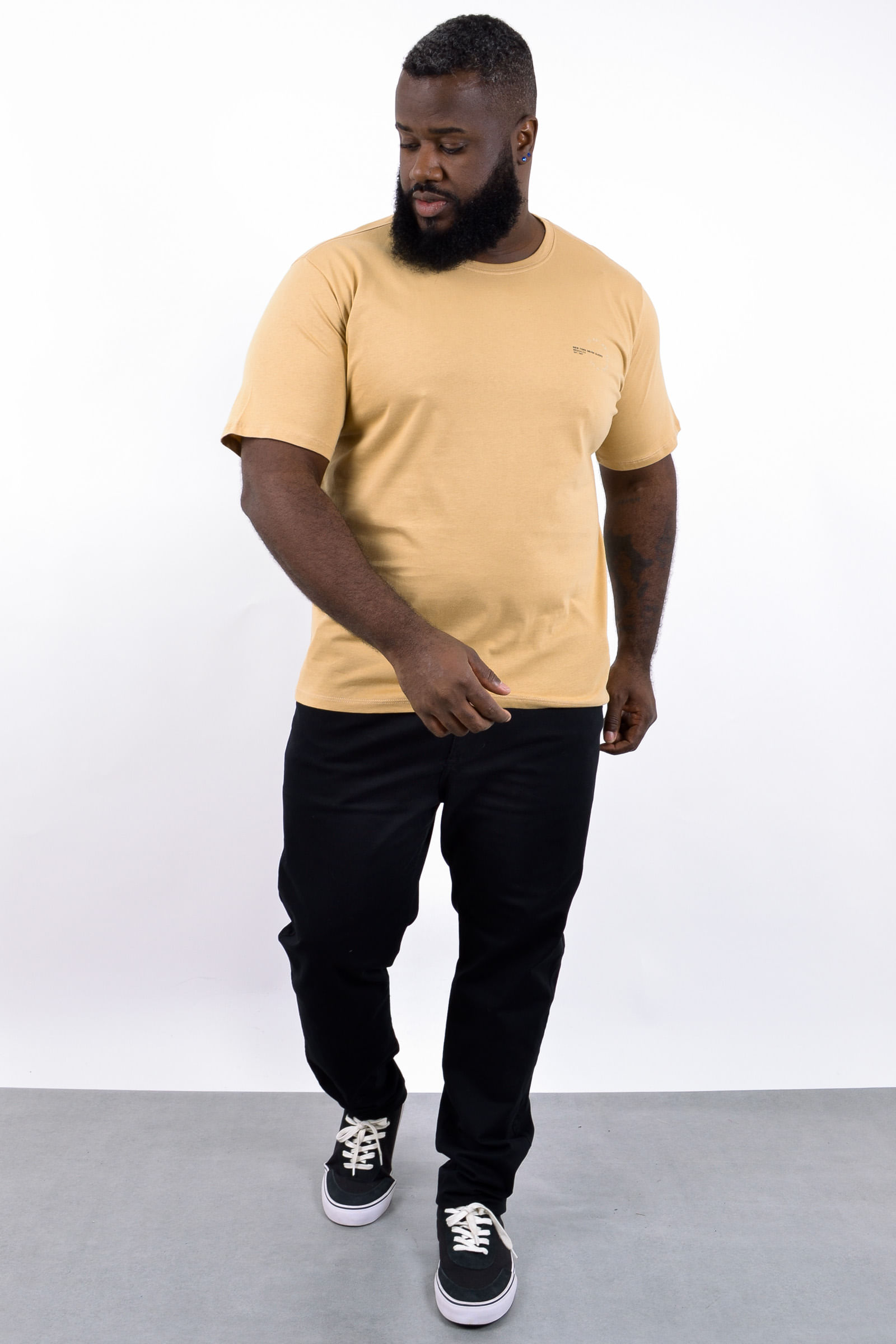 Camiseta-masculina-meia-malha-estampa-pequena-lateral_0008_2.jpg