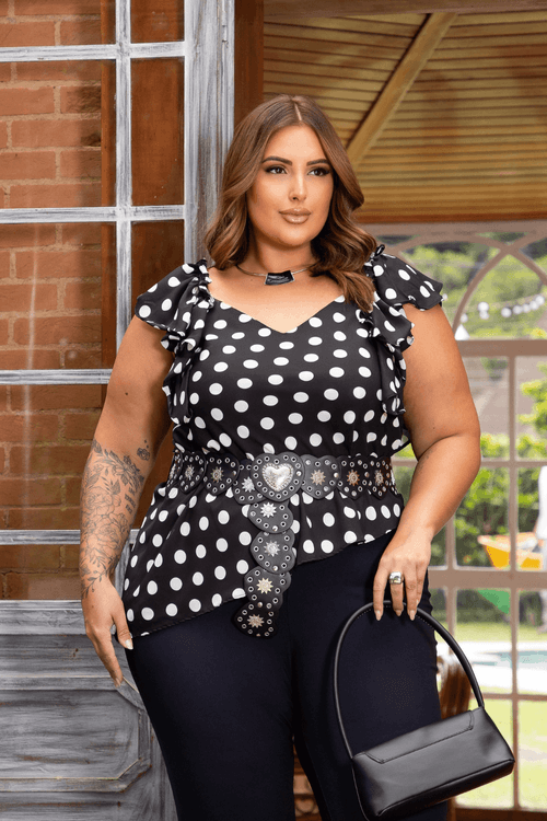 Blusa Babado Assimétrico Plus Size POA PRETO
