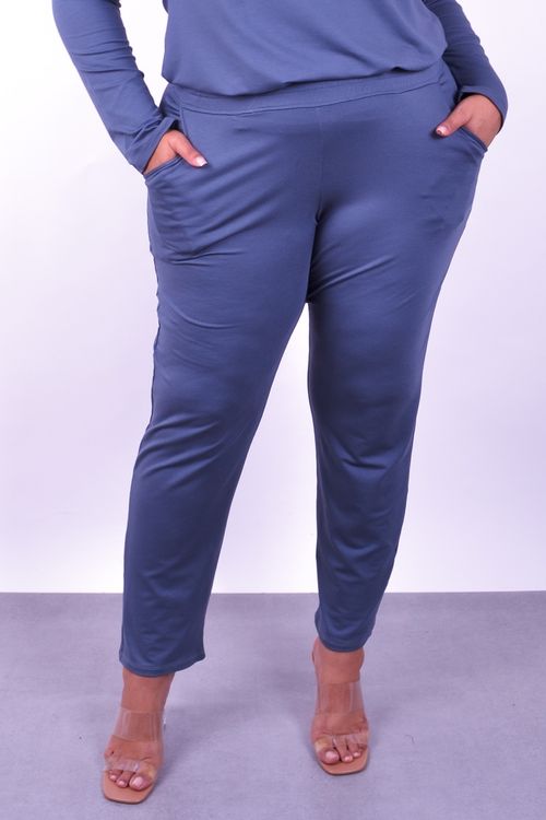 Calça de moletinho plus size cinza chumbo