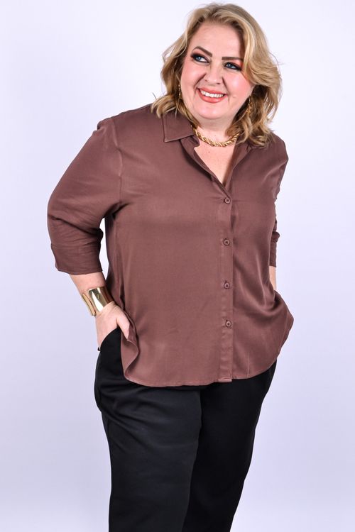 Camisa feminina com manga em viscose lisa marrom