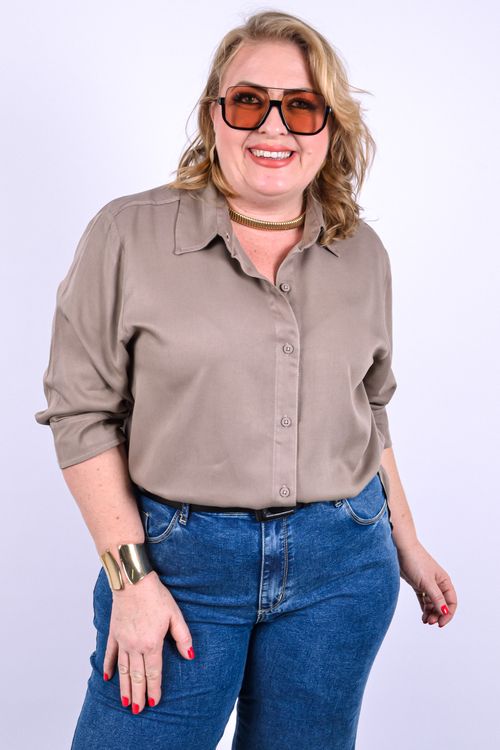Camisa feminina com manga em viscose lisa kaki