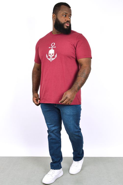 Camiseta masculina malha estampa 'caveira' vinho