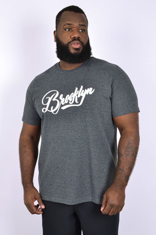 Camiseta masculina malha mescla estampa 'brooklin'  cinza chumbo