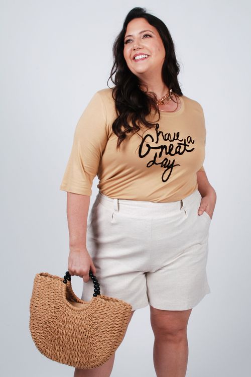 Blusa manga com estampa plus size bege