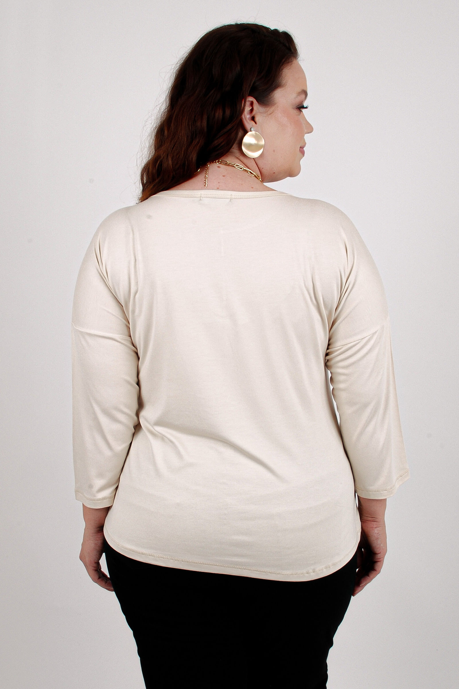 Blusa-detalhe-malha-resinada_0008_4