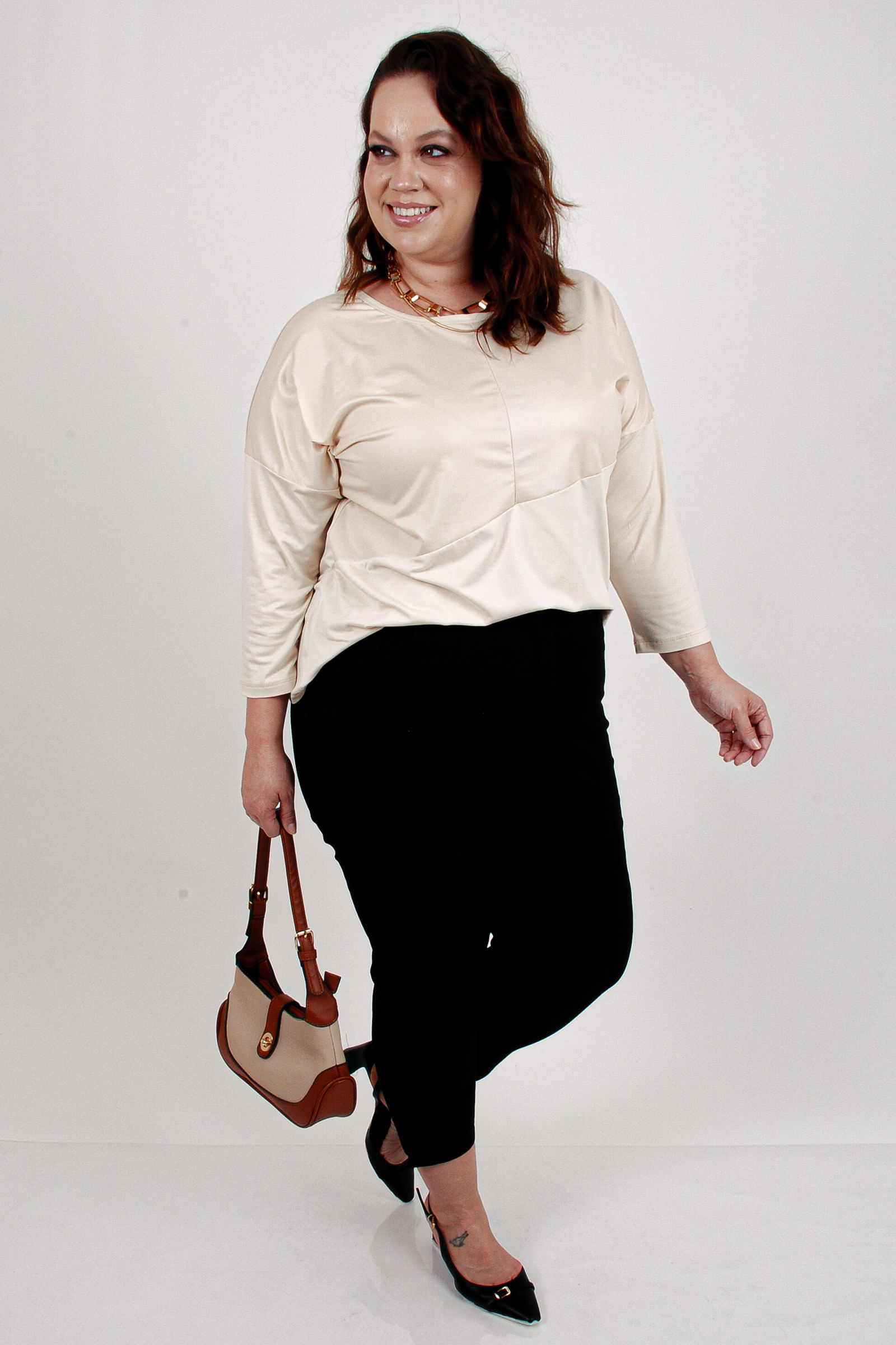 Blusa-detalhe-malha-resinada_0008_1