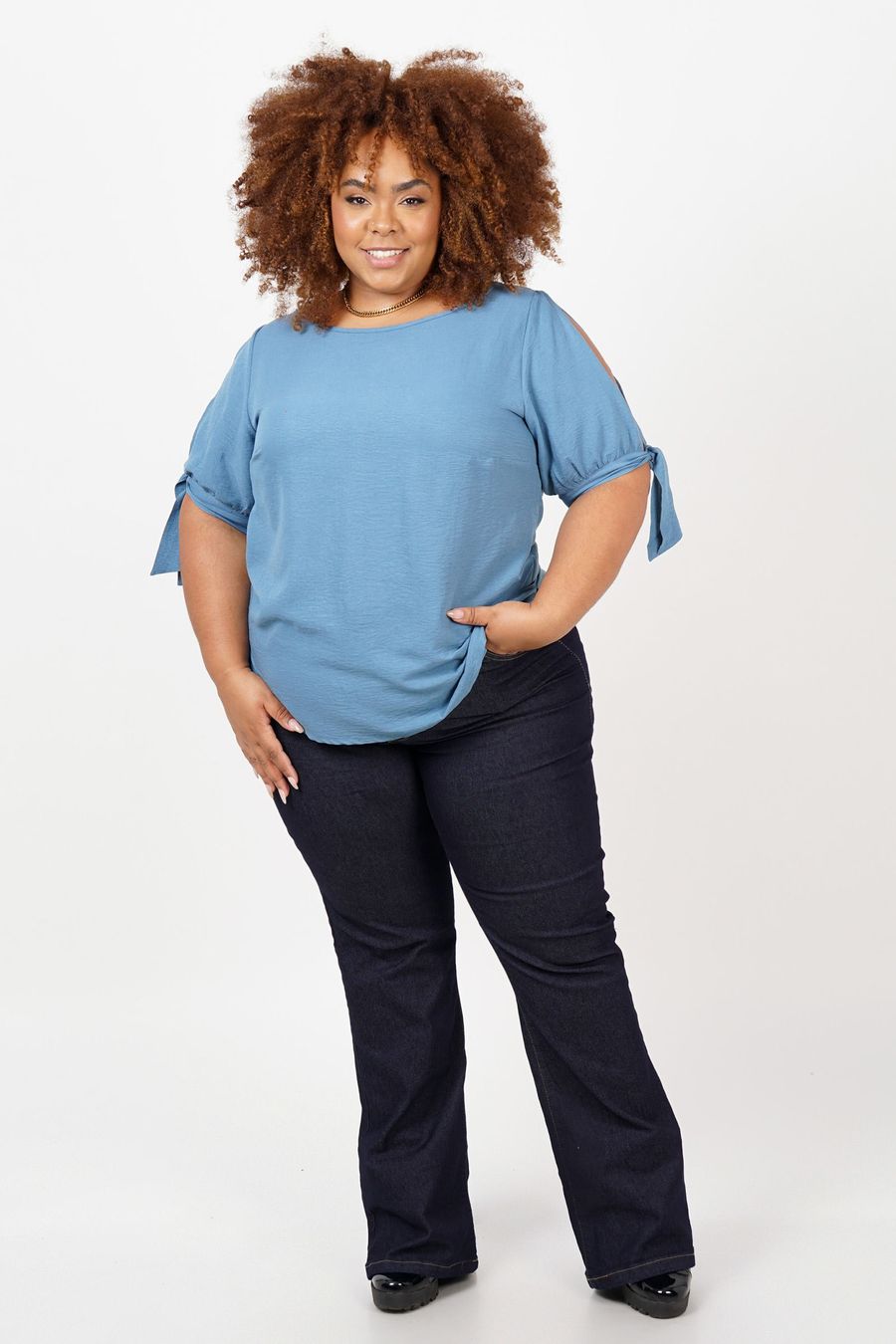 Blusa manga curta com abertura plus size azul