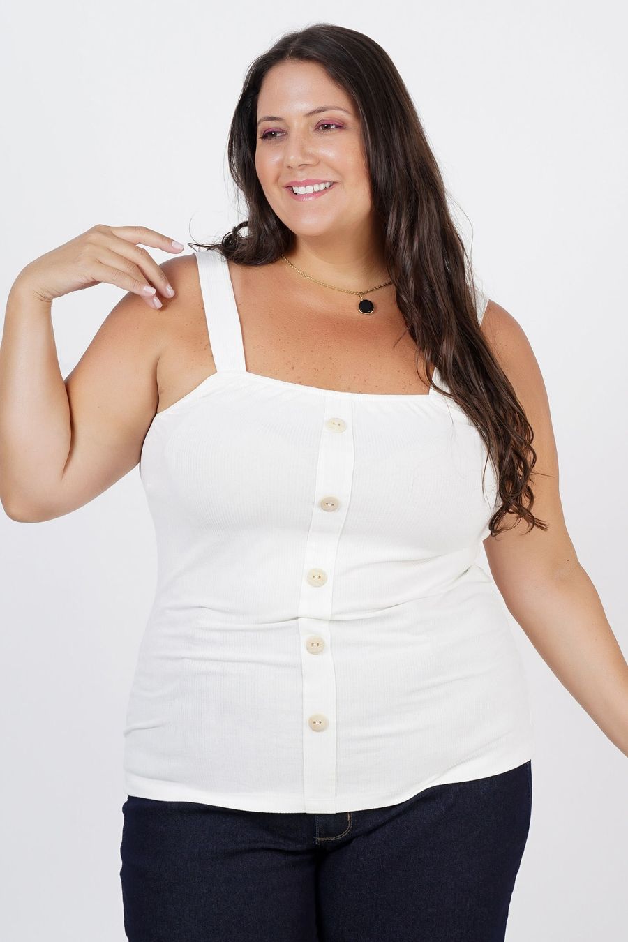 Regata canelada com botões plus size off white