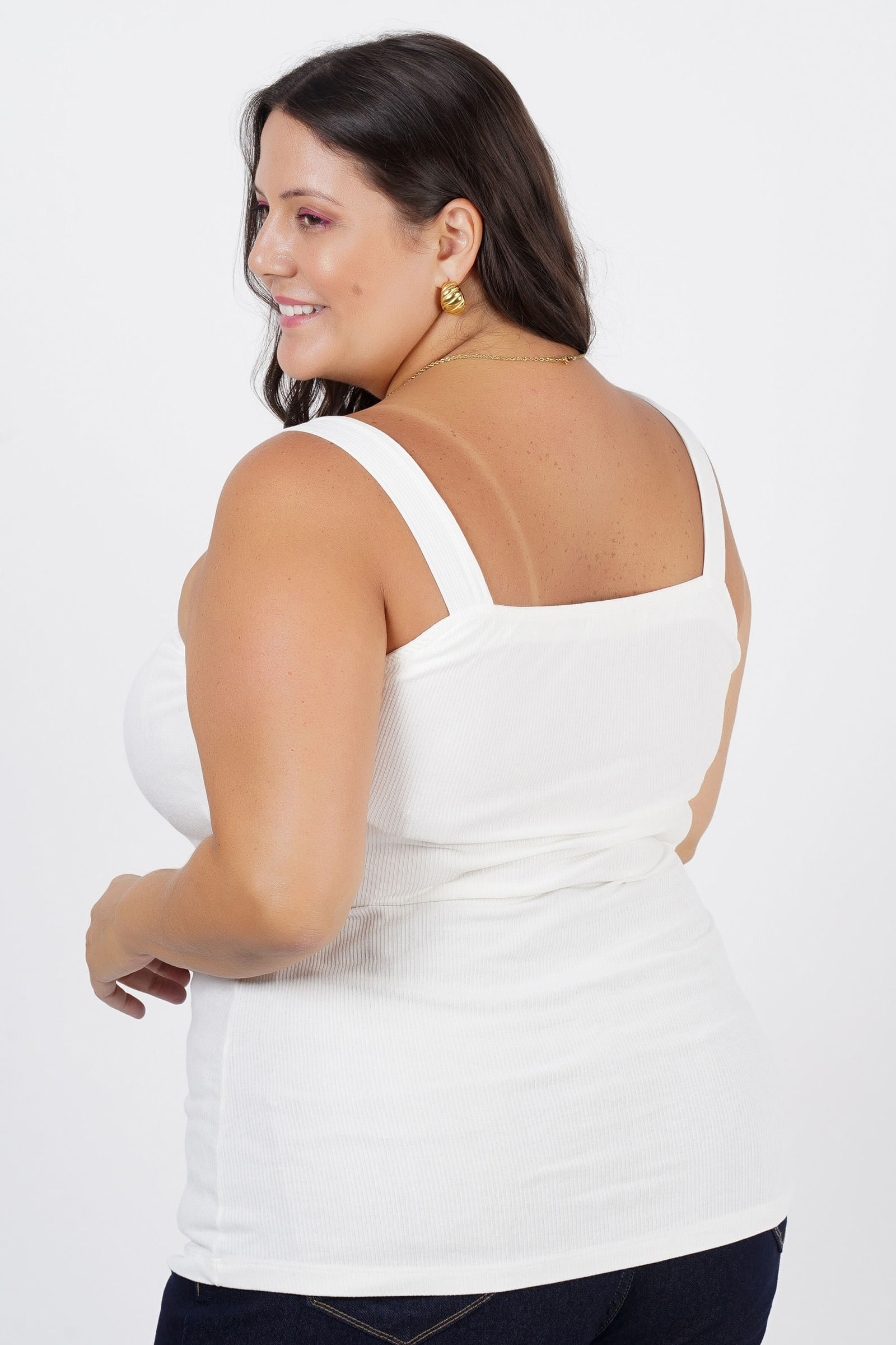 Regata-canelada-com-botoes-plus-size