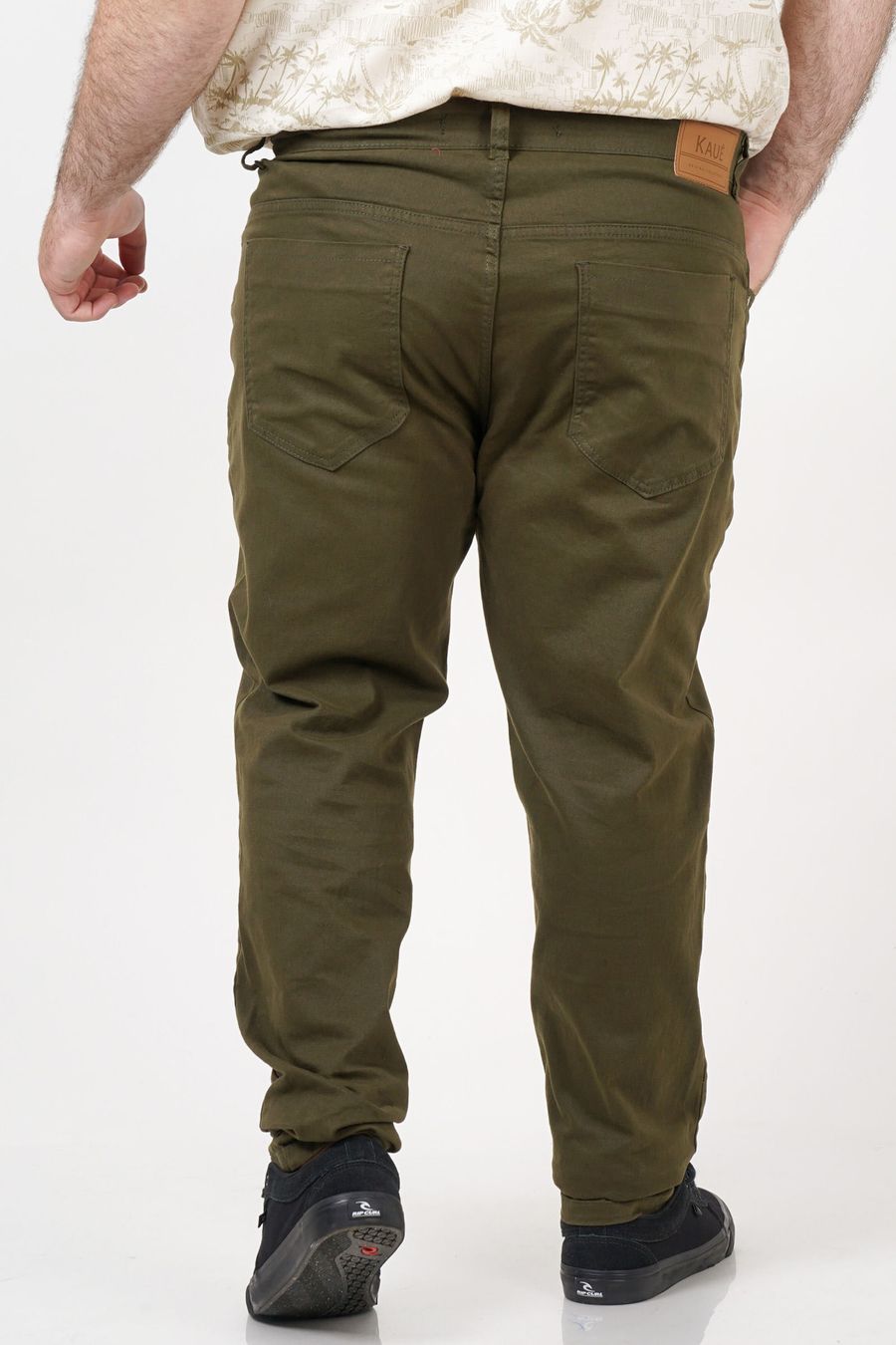 Calça skinny sarja plus size verde militar