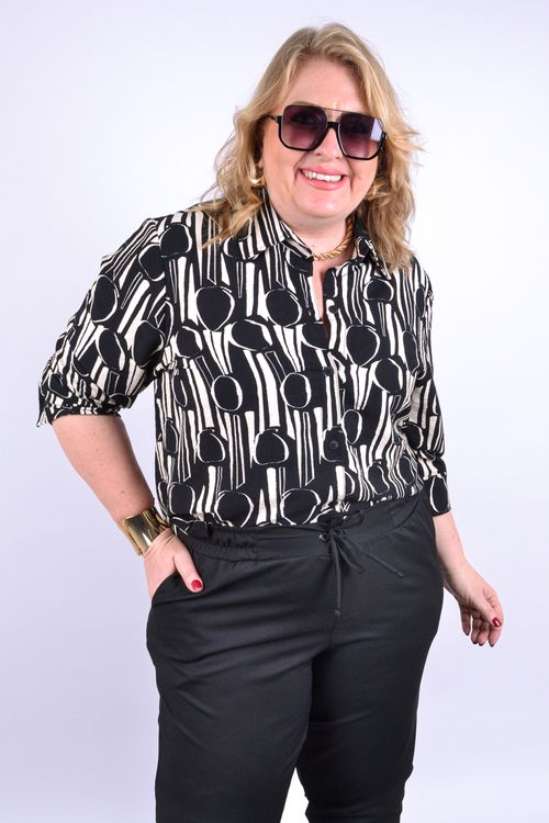 Camisa com manga feminina estampada preto