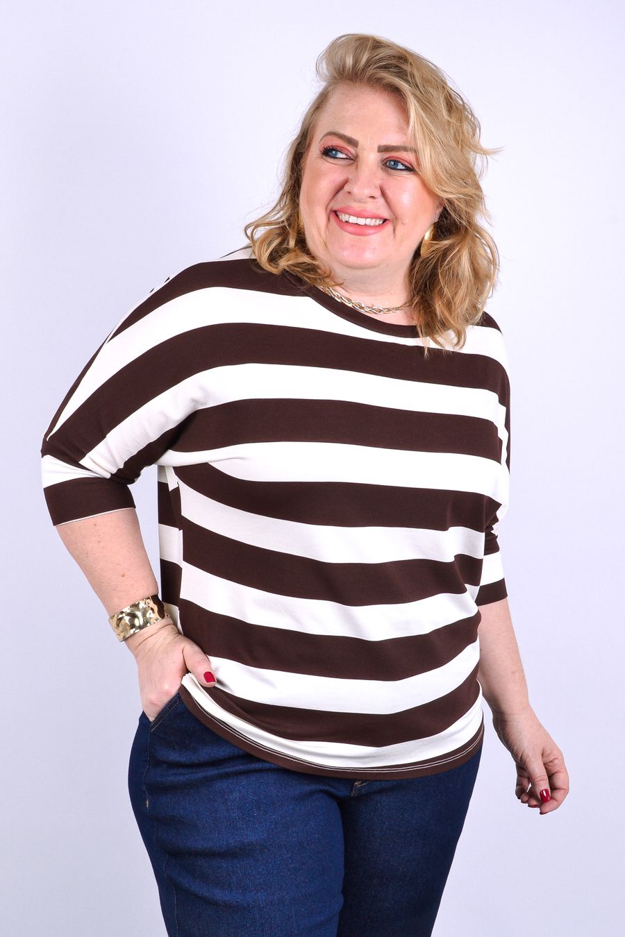 Blusa feminina listrada com manga marrom