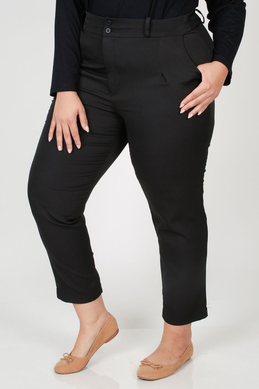 Calça feminina alfaiataria plus size preto