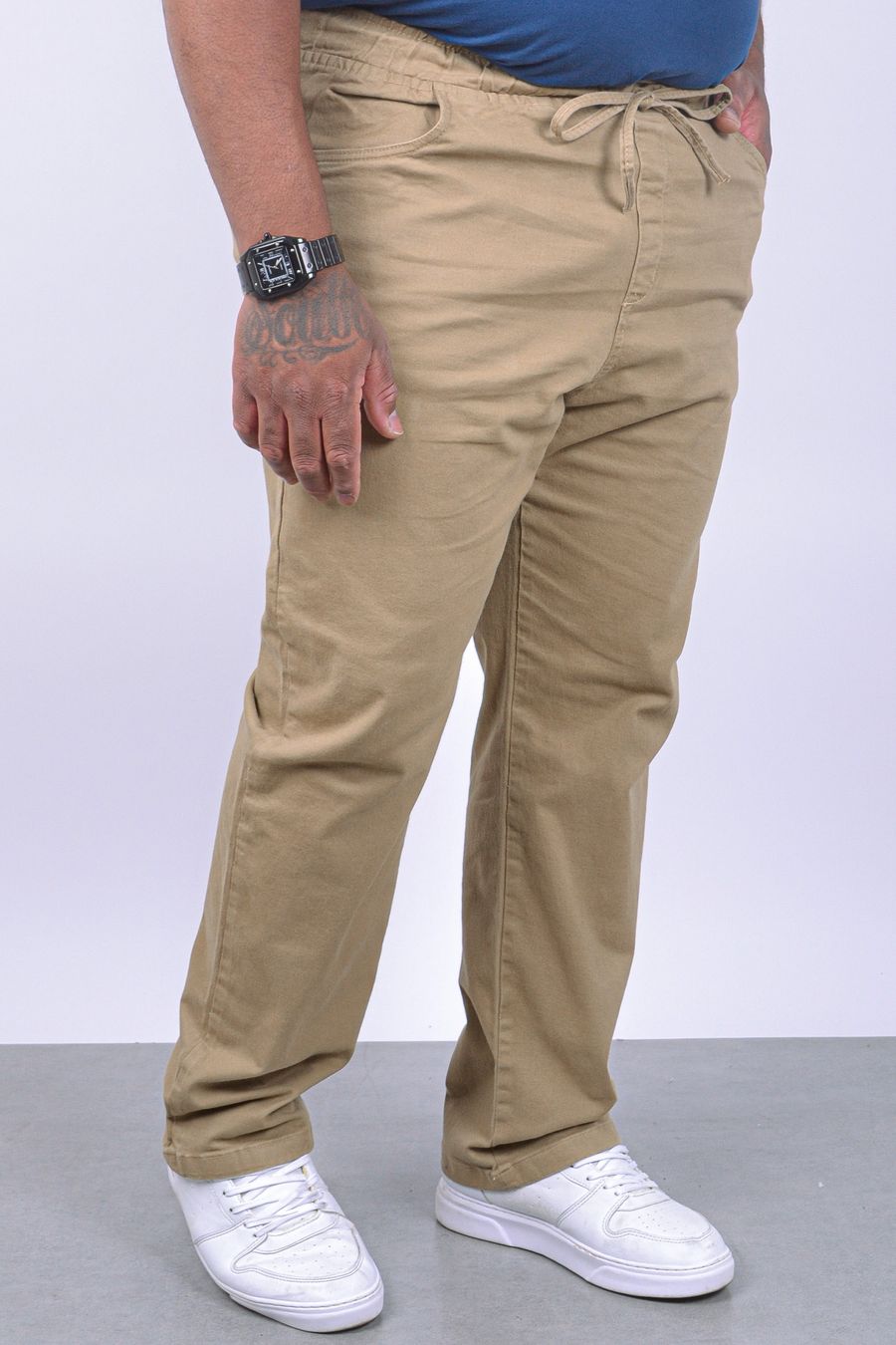 Calça de sarja com elástico no cós plus size kaki