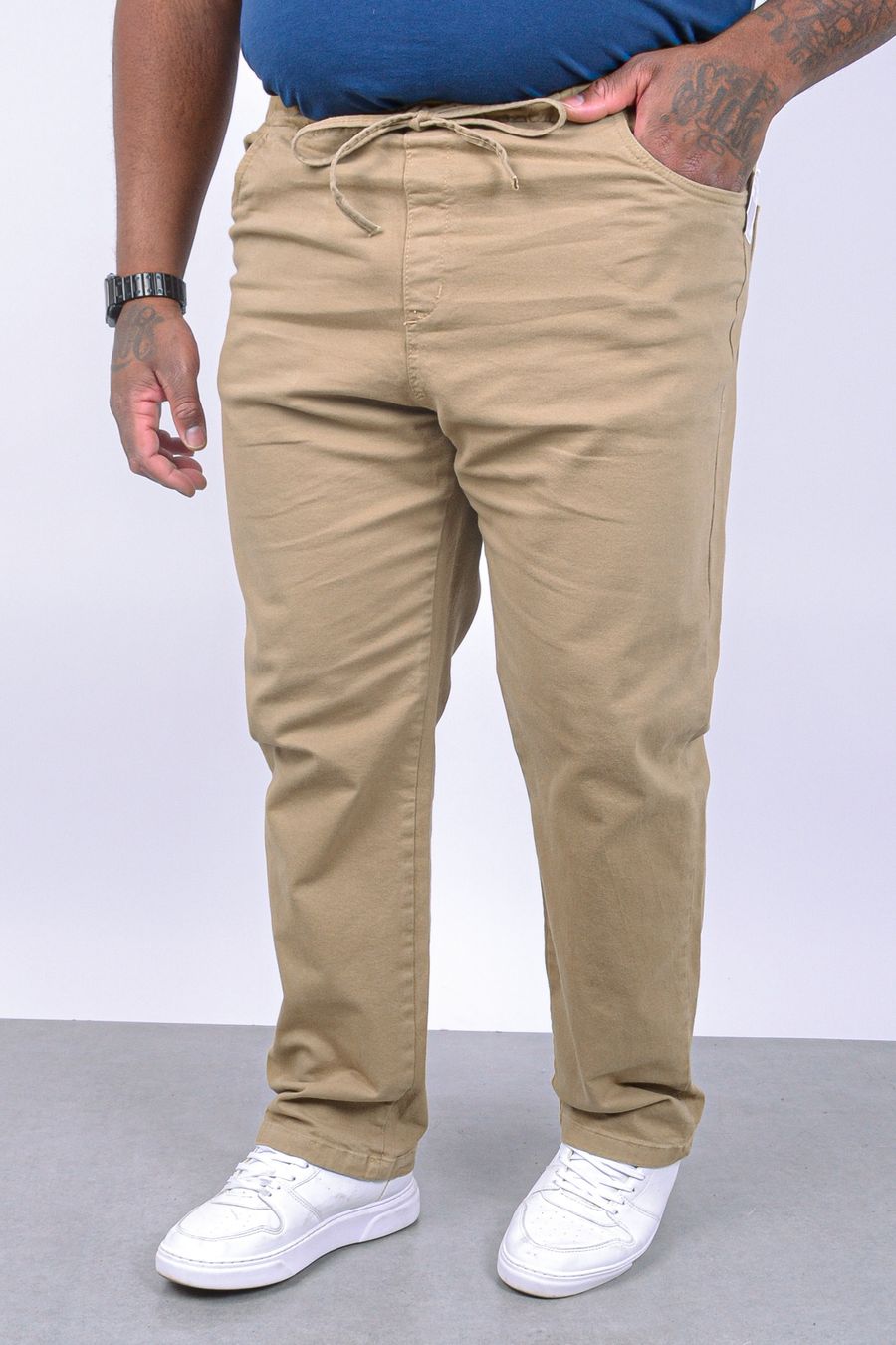 Calça de sarja com elástico no cós plus size kaki