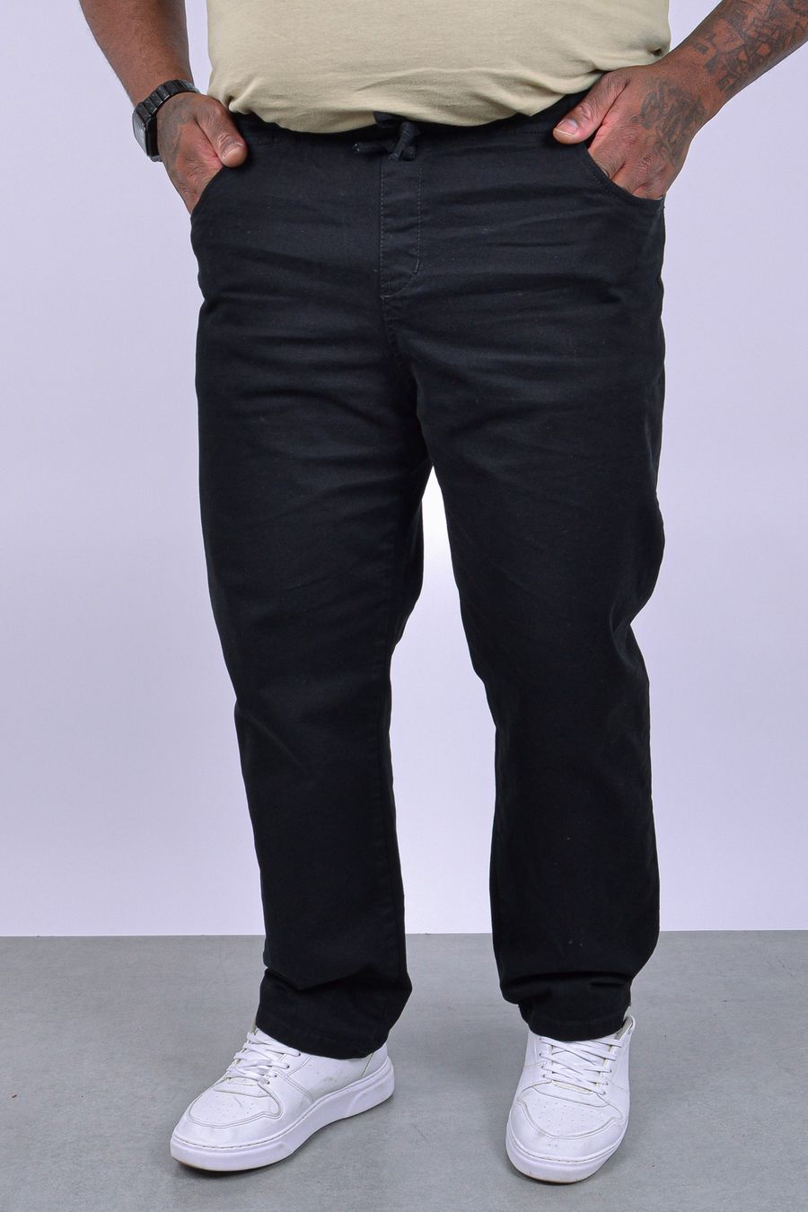 Calça de sarja com elástico no cós plus size preto