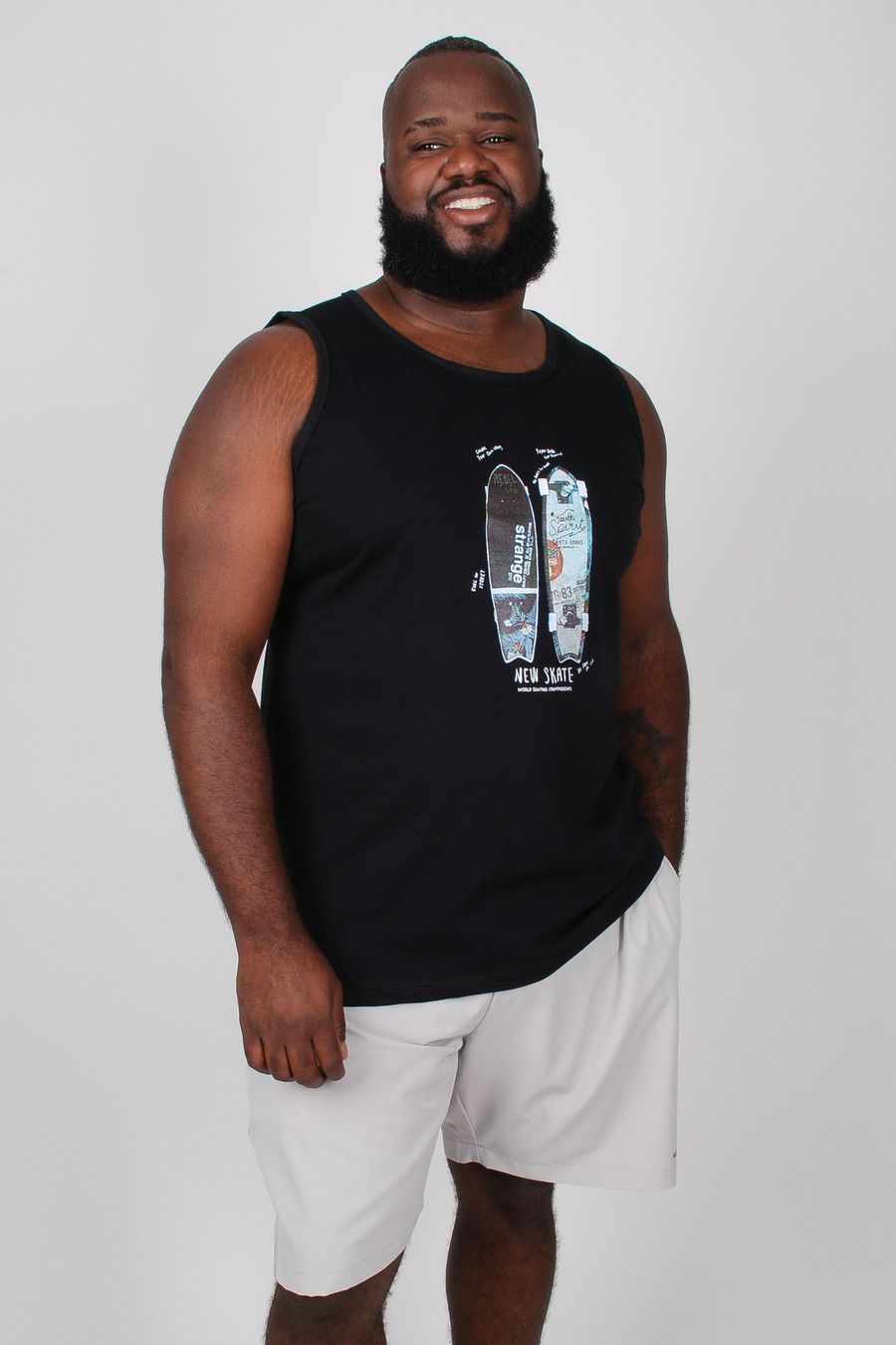 Regata com estampa skate plus size preto