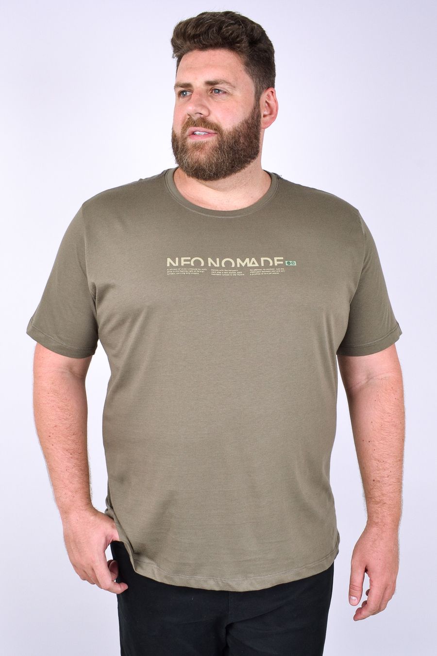 Camiseta masculina meia malha manga curta com estampa "nomade" verde