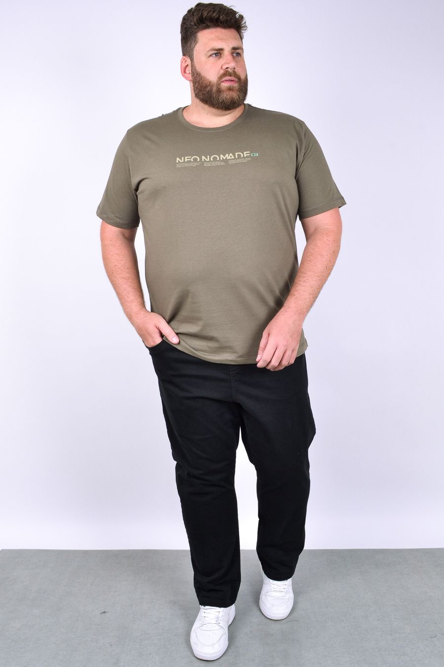 Camiseta masculina meia malha manga curta com estampa "nomade" verde