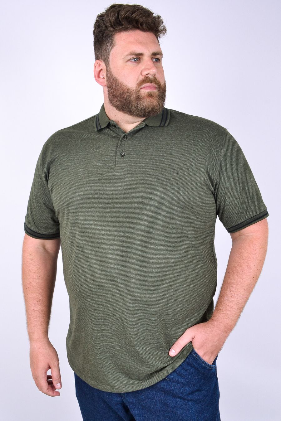 Polo masculina manga curta em malha. mescla listrada verde musgo