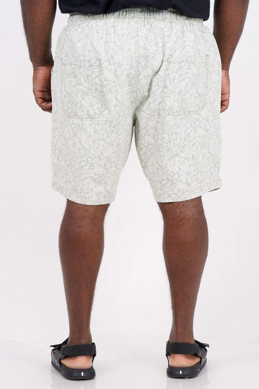 Bermuda de sarja estampada plus size bege