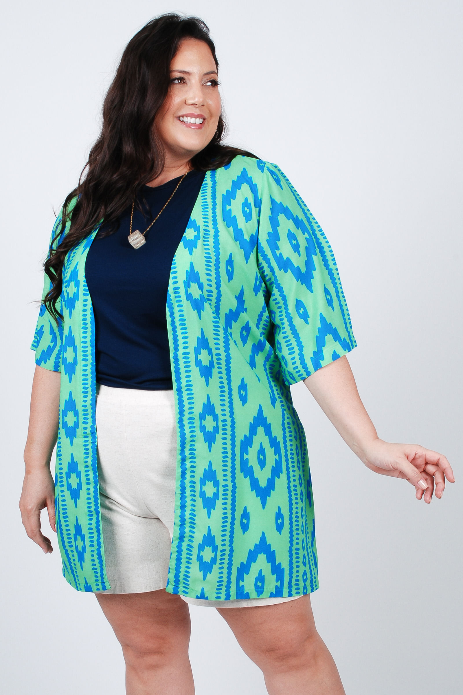 Kimono-de-viscose-estampada-plus-size