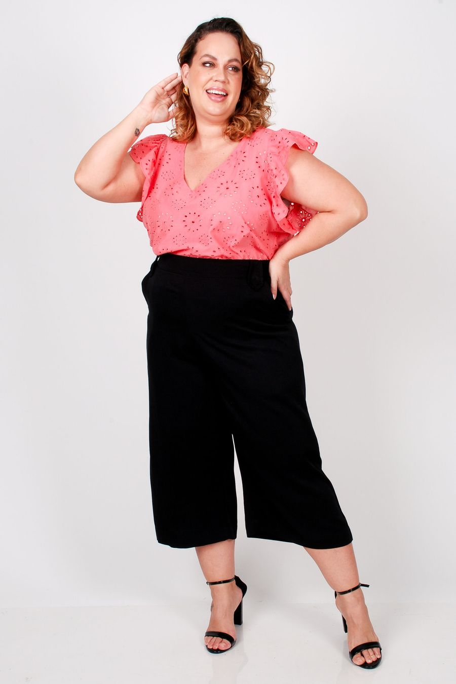 Blusa em laise plus size coral