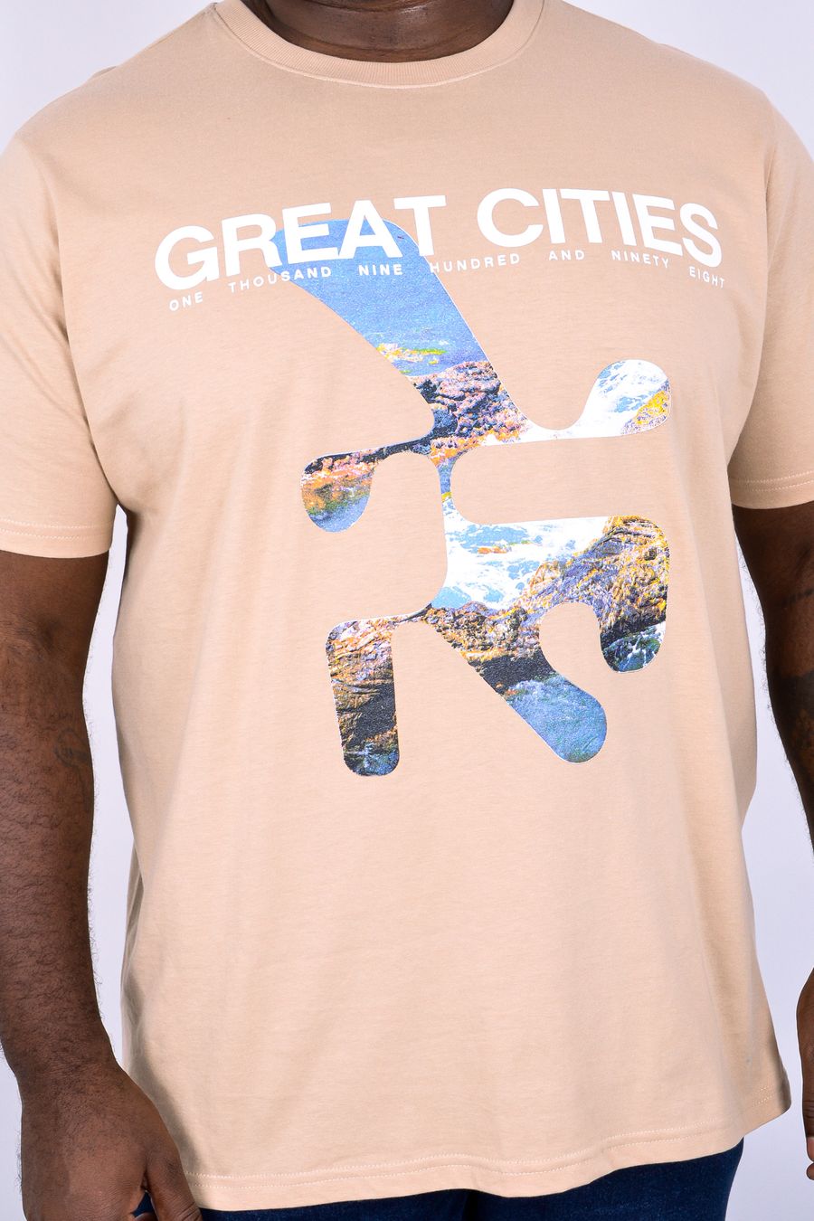 Camiseta masculina meia malha com estampa "great cities" kaki