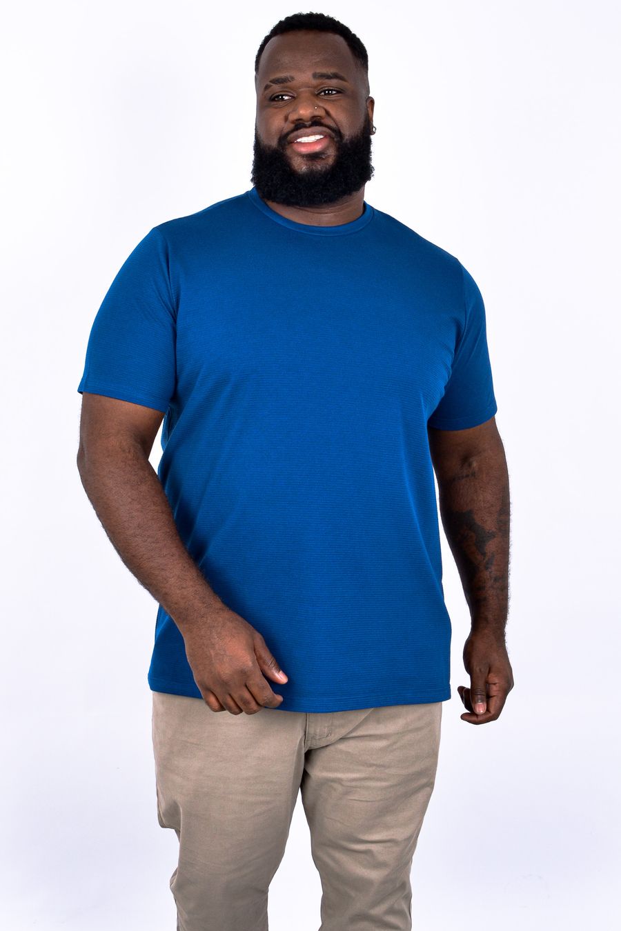 Camiseta masculina em malha com textura listrada azul