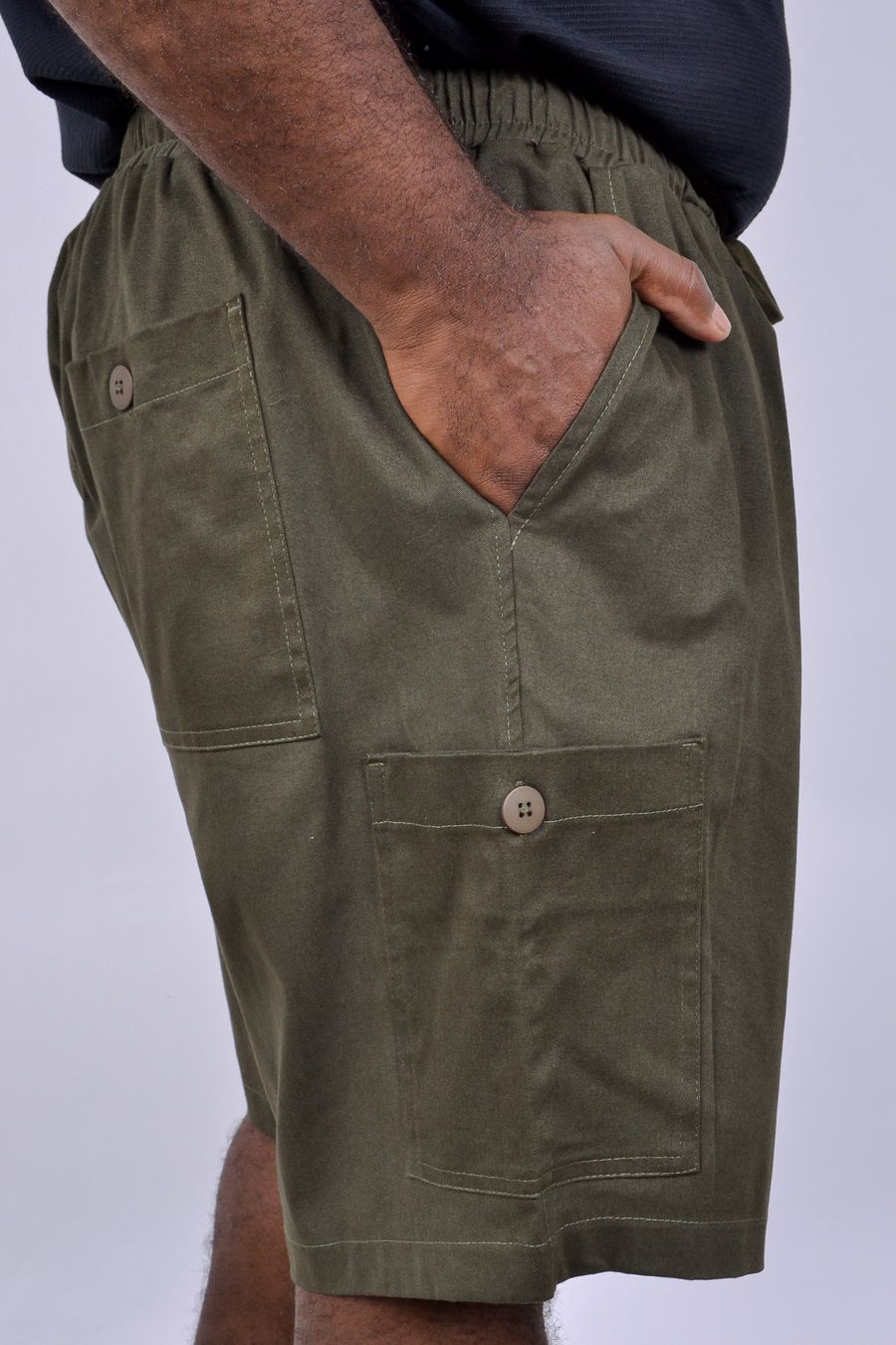 Bermuda cargo sarja básico elastano extra cós elástico verde militar