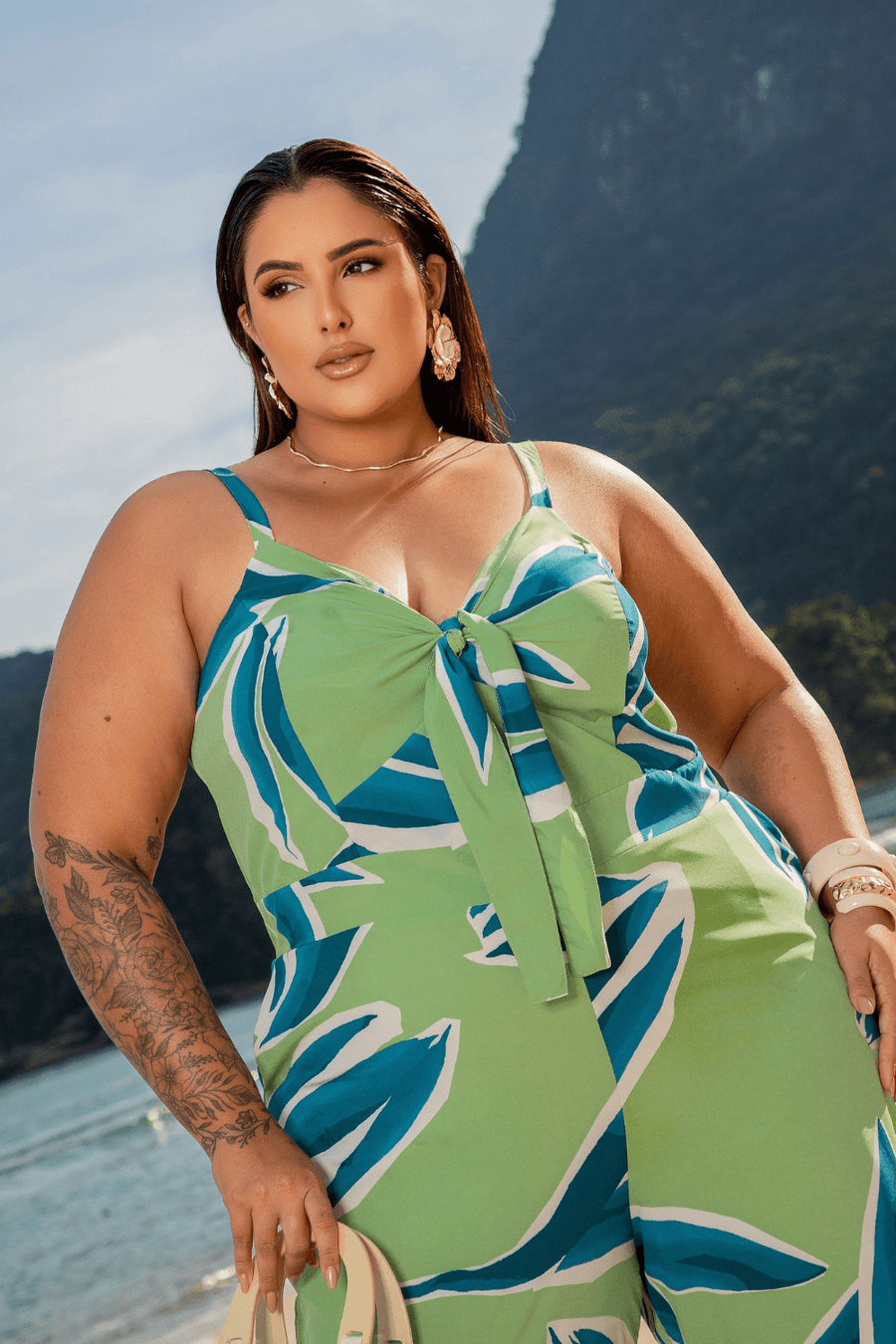 Macacão Longo Barbara Laço Frontal Plus Size VERDE