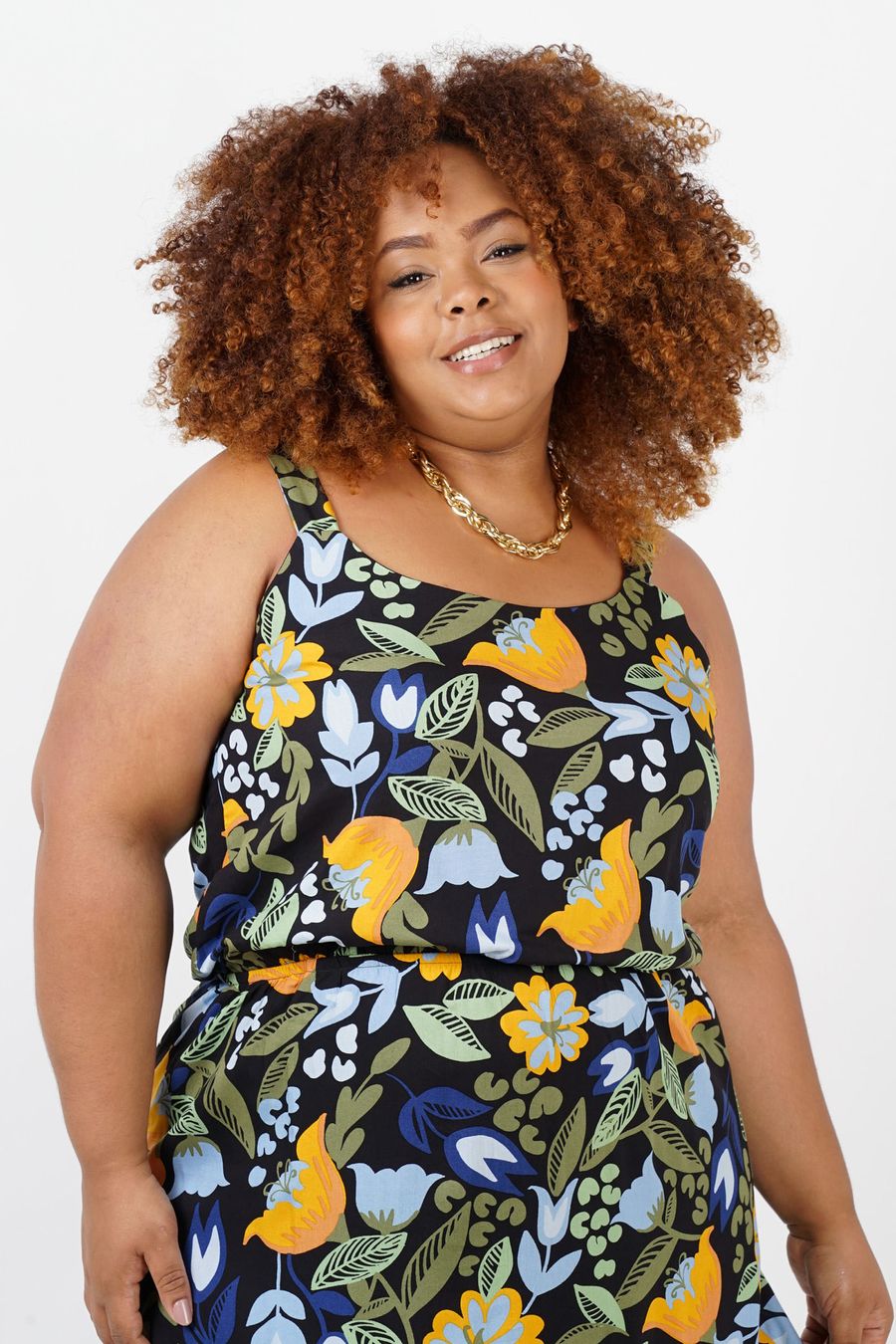 Vestido longo de viscose estampada plus size preto