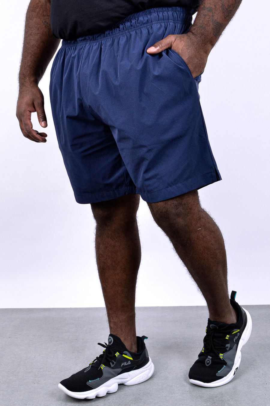 Bermuda masculina em poliamida com elastano e proteção uv50 azul marinho