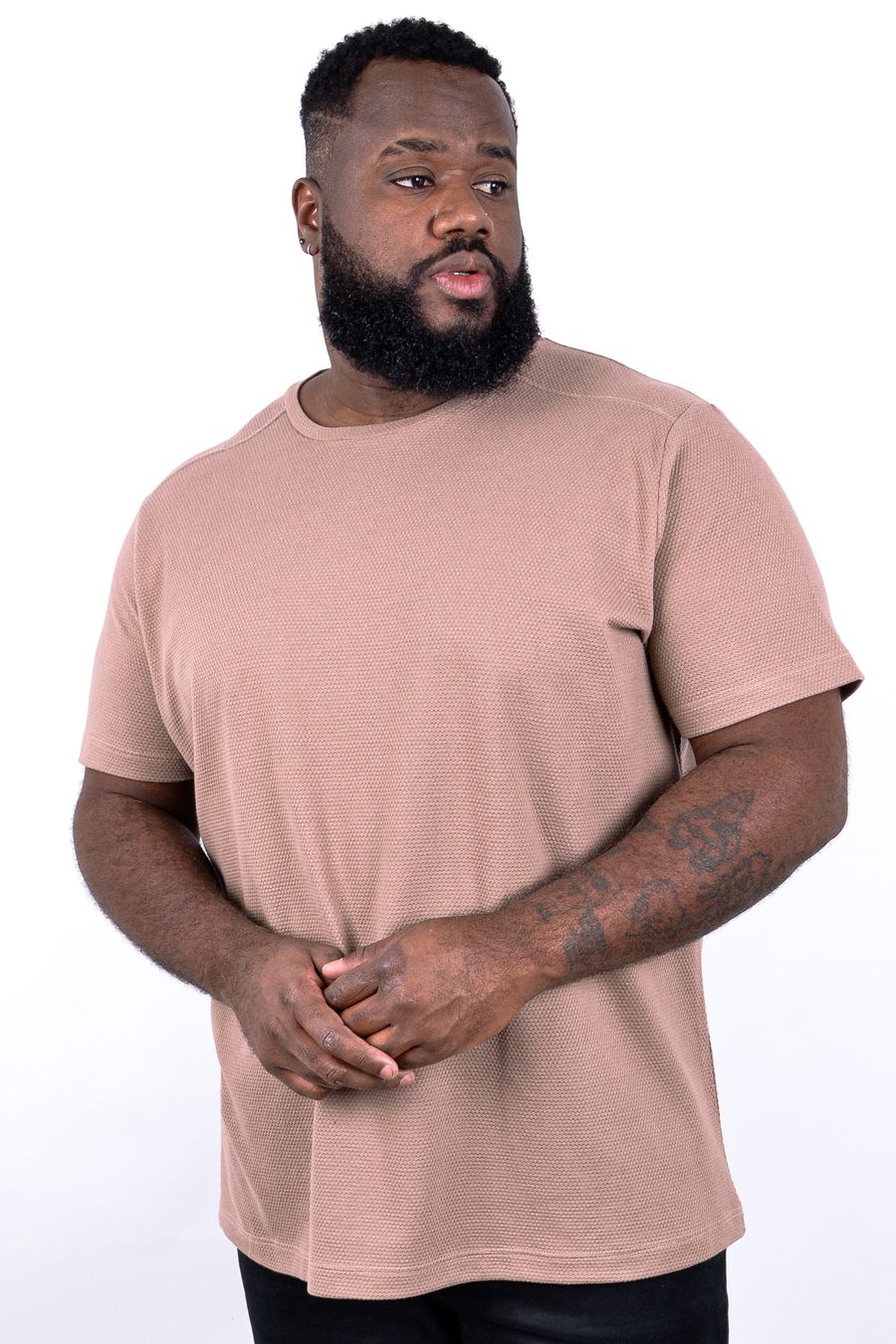 Camiseta masculina em malha texturizada favo de abelha kaki