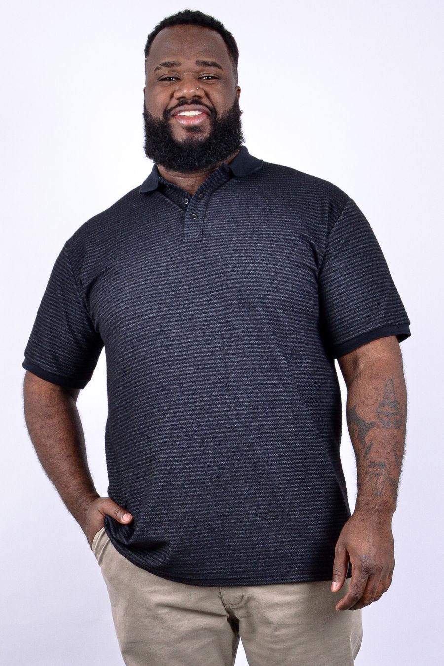 Polo masculina em malha com textura listrada preto