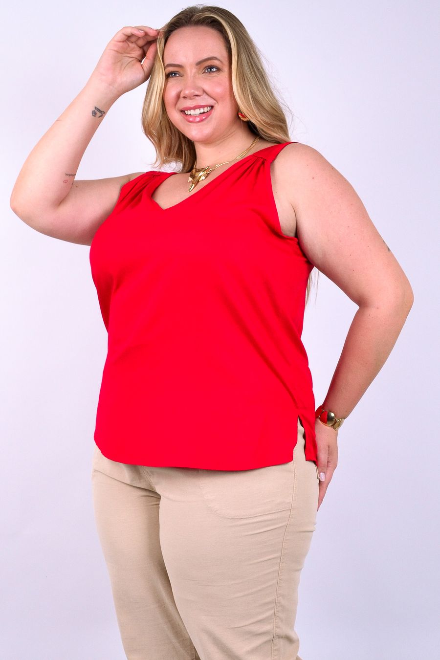 Regata feminina alça larga em viscose lisa vermelho